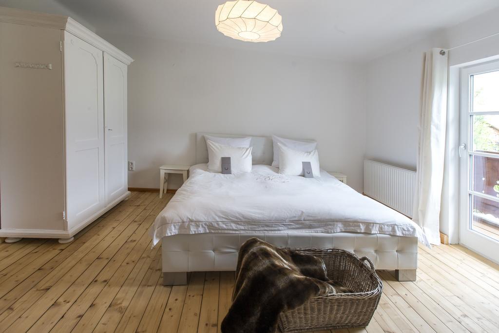Forest Chalet, 15 Min To Salzburg Olt Town, And Most Beautiful Lakes, Secluded Location, 1,000 Sqm Garden, Mountainview, Panorama Sauna, Bath Whirlpool, Bbq&Bikes&Sunbeds For Free, Up To 10 P Golling an der Salzach Δωμάτιο φωτογραφία