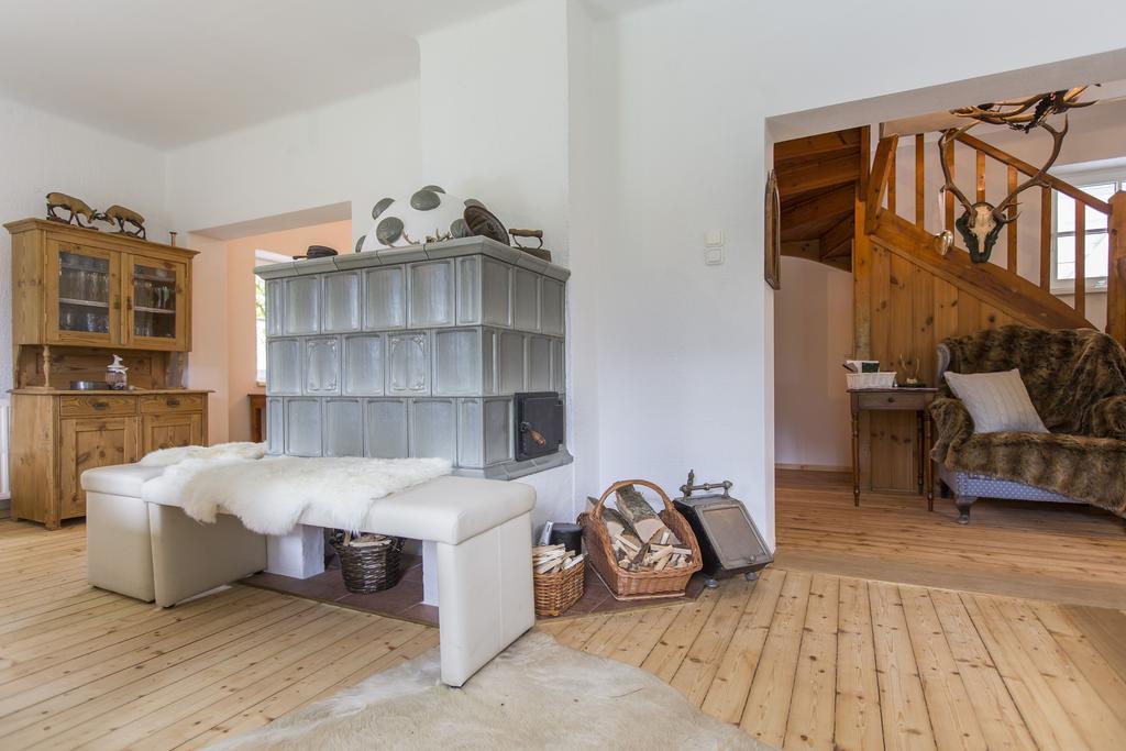 Forest Chalet, 15 Min To Salzburg Olt Town, And Most Beautiful Lakes, Secluded Location, 1,000 Sqm Garden, Mountainview, Panorama Sauna, Bath Whirlpool, Bbq&Bikes&Sunbeds For Free, Up To 10 P Golling an der Salzach Δωμάτιο φωτογραφία