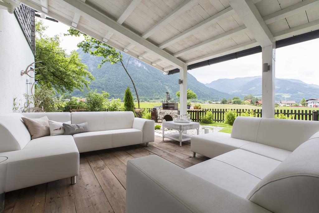 Forest Chalet, 15 Min To Salzburg Olt Town, And Most Beautiful Lakes, Secluded Location, 1,000 Sqm Garden, Mountainview, Panorama Sauna, Bath Whirlpool, Bbq&Bikes&Sunbeds For Free, Up To 10 P Golling an der Salzach Δωμάτιο φωτογραφία