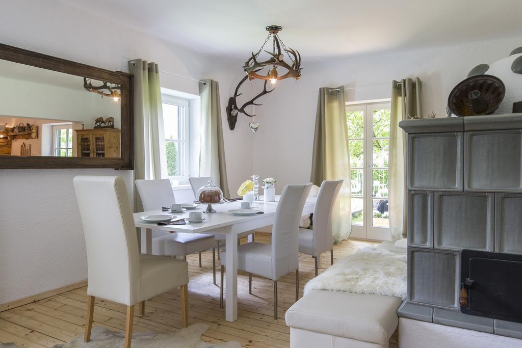 Forest Chalet, 15 Min To Salzburg Olt Town, And Most Beautiful Lakes, Secluded Location, 1,000 Sqm Garden, Mountainview, Panorama Sauna, Bath Whirlpool, Bbq&Bikes&Sunbeds For Free, Up To 10 P Golling an der Salzach Δωμάτιο φωτογραφία