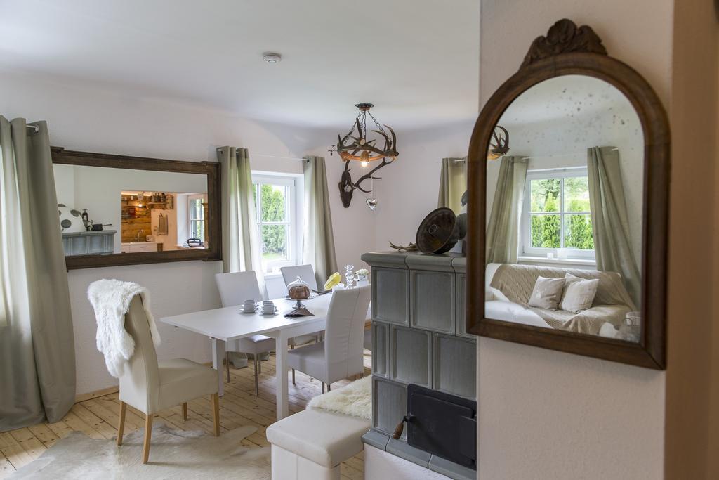 Forest Chalet, 15 Min To Salzburg Olt Town, And Most Beautiful Lakes, Secluded Location, 1,000 Sqm Garden, Mountainview, Panorama Sauna, Bath Whirlpool, Bbq&Bikes&Sunbeds For Free, Up To 10 P Golling an der Salzach Δωμάτιο φωτογραφία