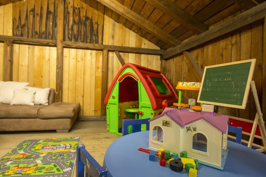 Forest Chalet, 15 Min To Salzburg Olt Town, And Most Beautiful Lakes, Secluded Location, 1,000 Sqm Garden, Mountainview, Panorama Sauna, Bath Whirlpool, Bbq&Bikes&Sunbeds For Free, Up To 10 P Golling an der Salzach Δωμάτιο φωτογραφία