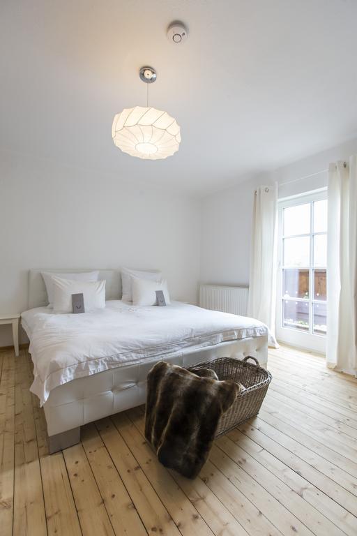 Forest Chalet, 15 Min To Salzburg Olt Town, And Most Beautiful Lakes, Secluded Location, 1,000 Sqm Garden, Mountainview, Panorama Sauna, Bath Whirlpool, Bbq&Bikes&Sunbeds For Free, Up To 10 P Golling an der Salzach Δωμάτιο φωτογραφία